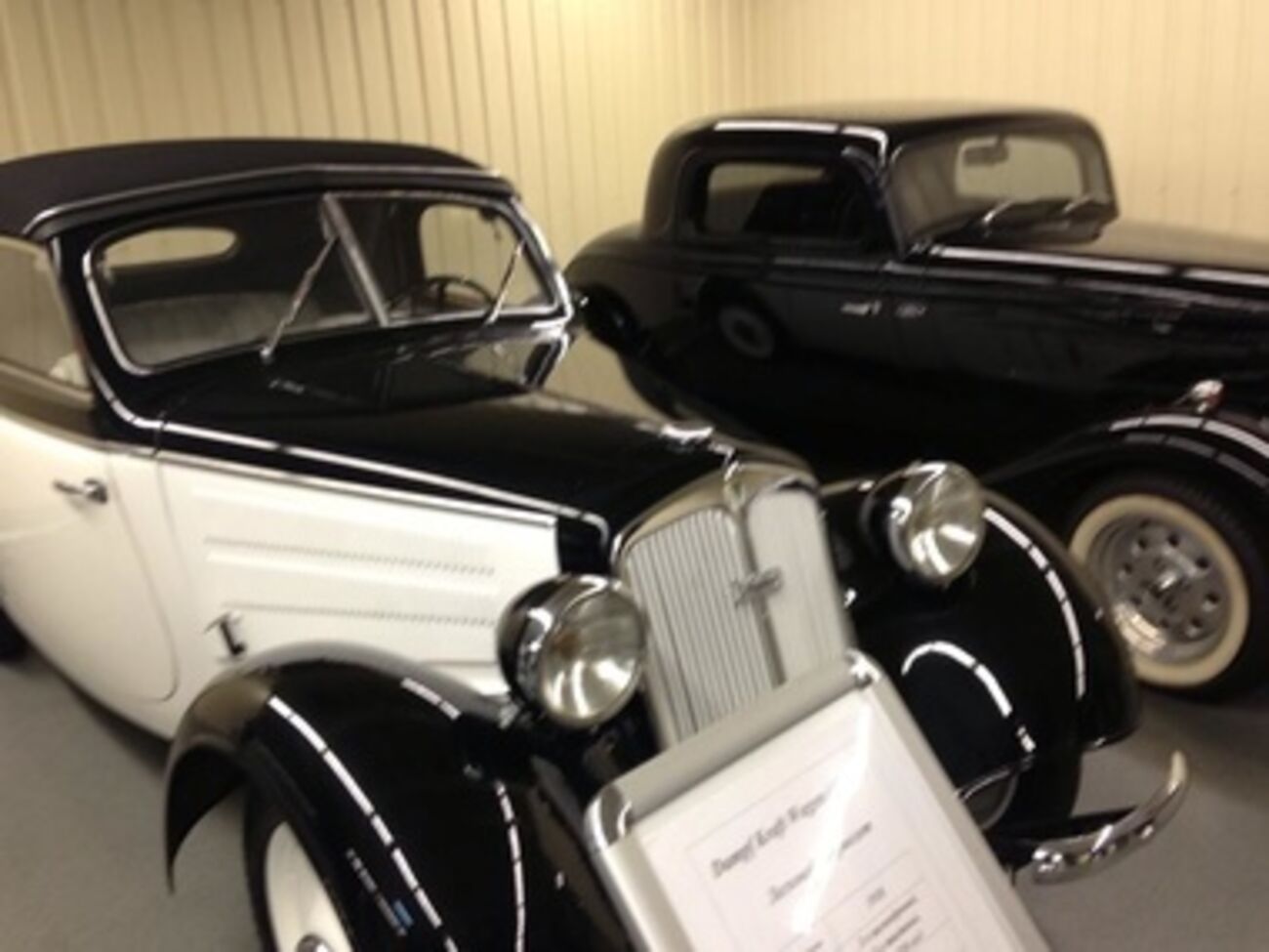 Межигорье: Автопарк Януковича на миллионы долларов. Фоторепортаж