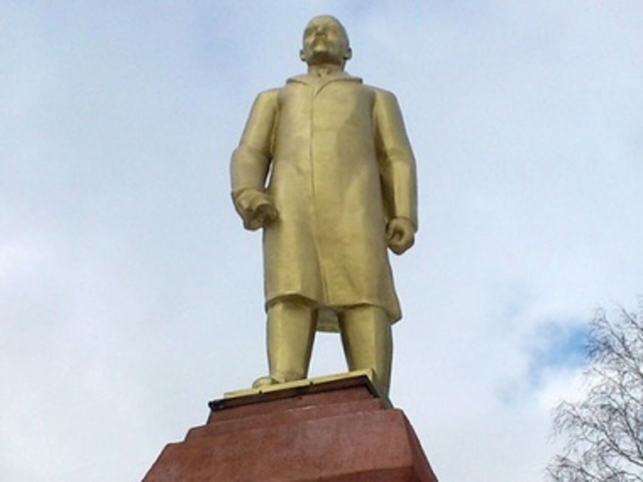 Памятник Ленину в Сумах