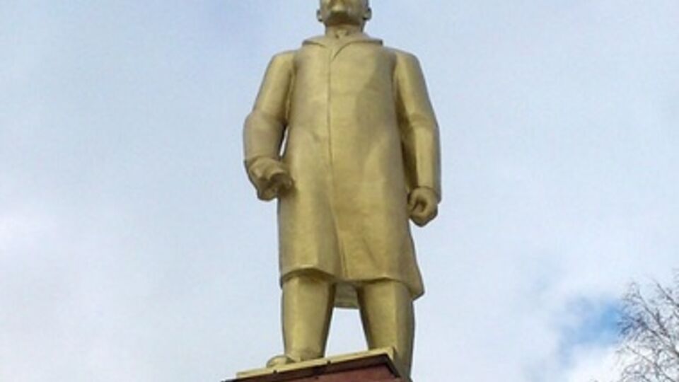 Памятник Ленину в Сумах