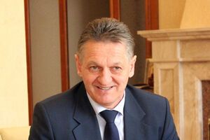 Александр Ледида ушел в отставку и отправил семью в Прагу