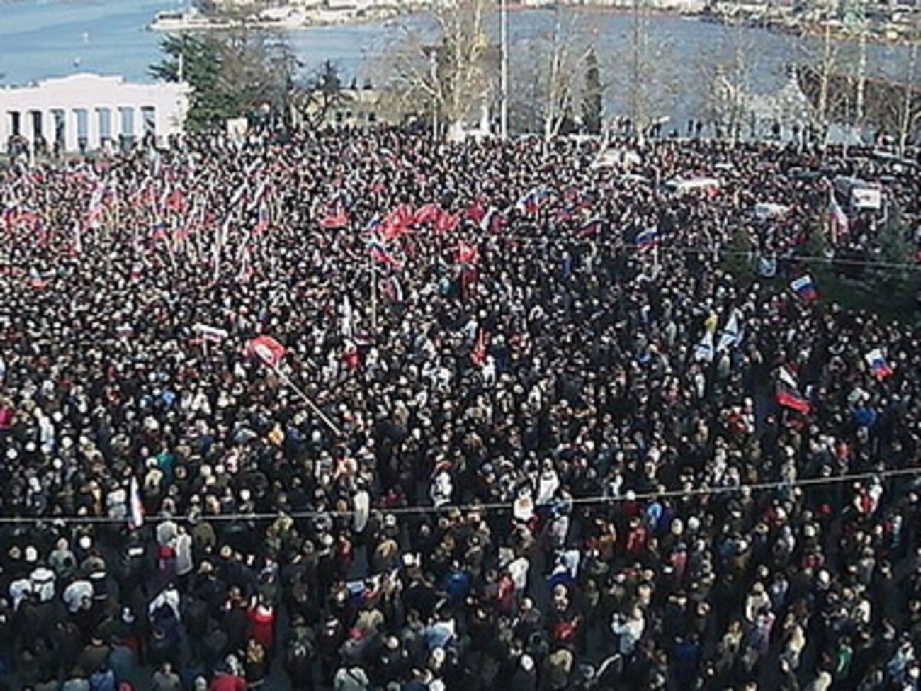 Севастопольцы также отказались платить налоги в госказну