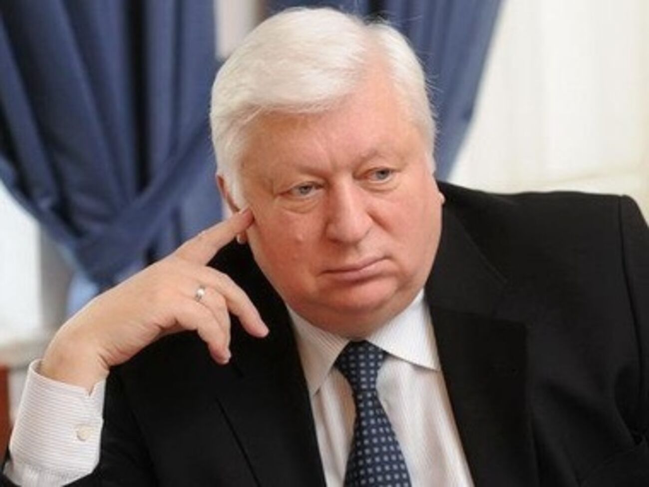 Виктор Пшонка