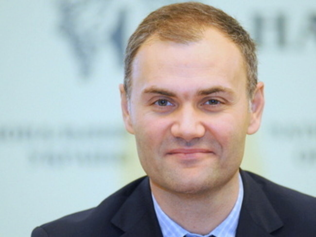 Юрий Колобов