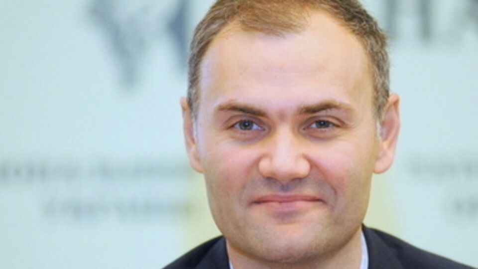 Юрий Колобов