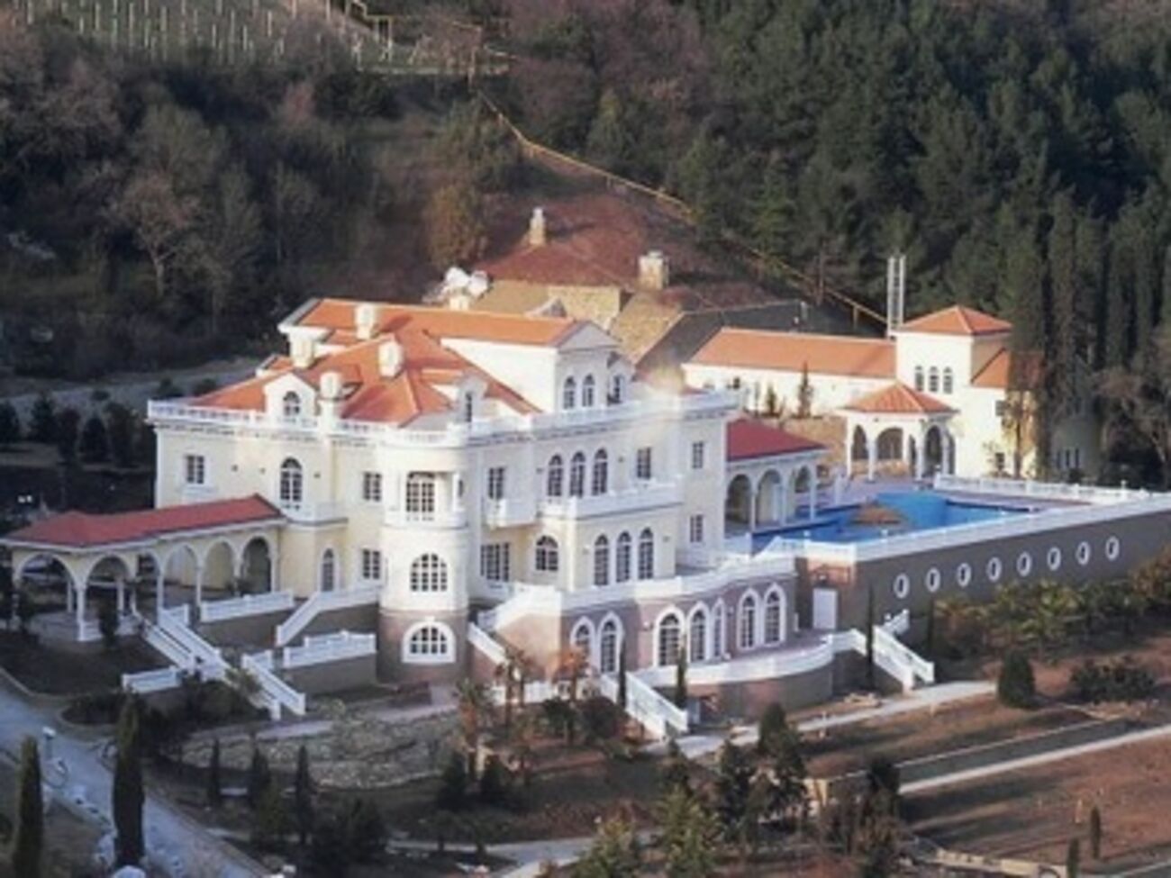 "Чайный домик" семьи Януковича в Крыму