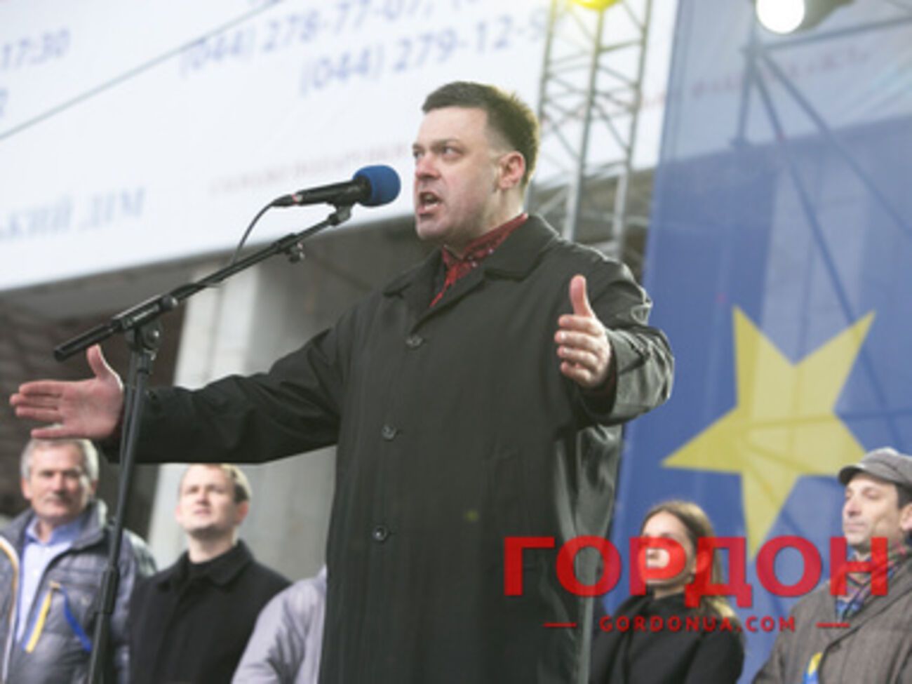 Тягнибок еще думает об участии в выборах