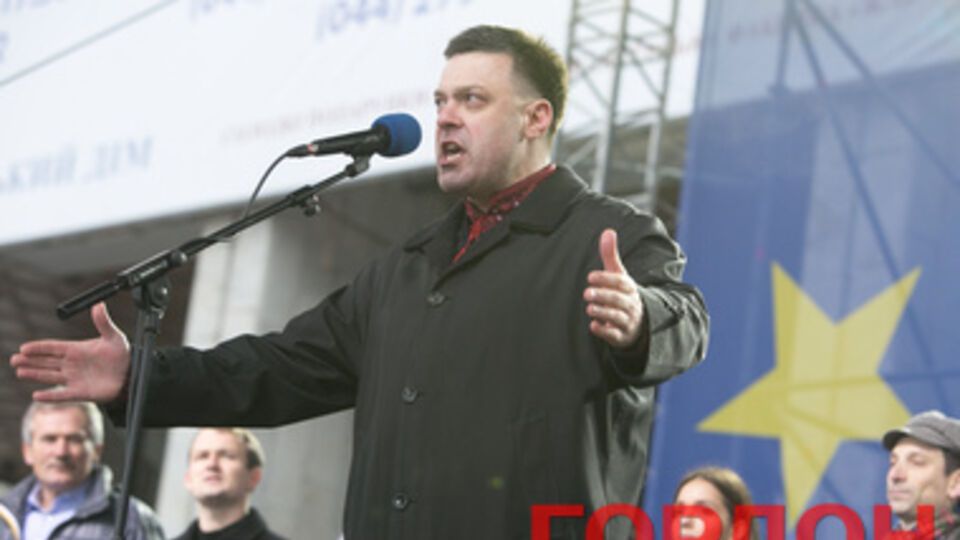 Тягнибок еще думает об участии в выборах