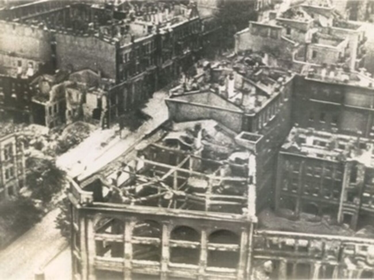 1943 год, Киев лежит в руинах