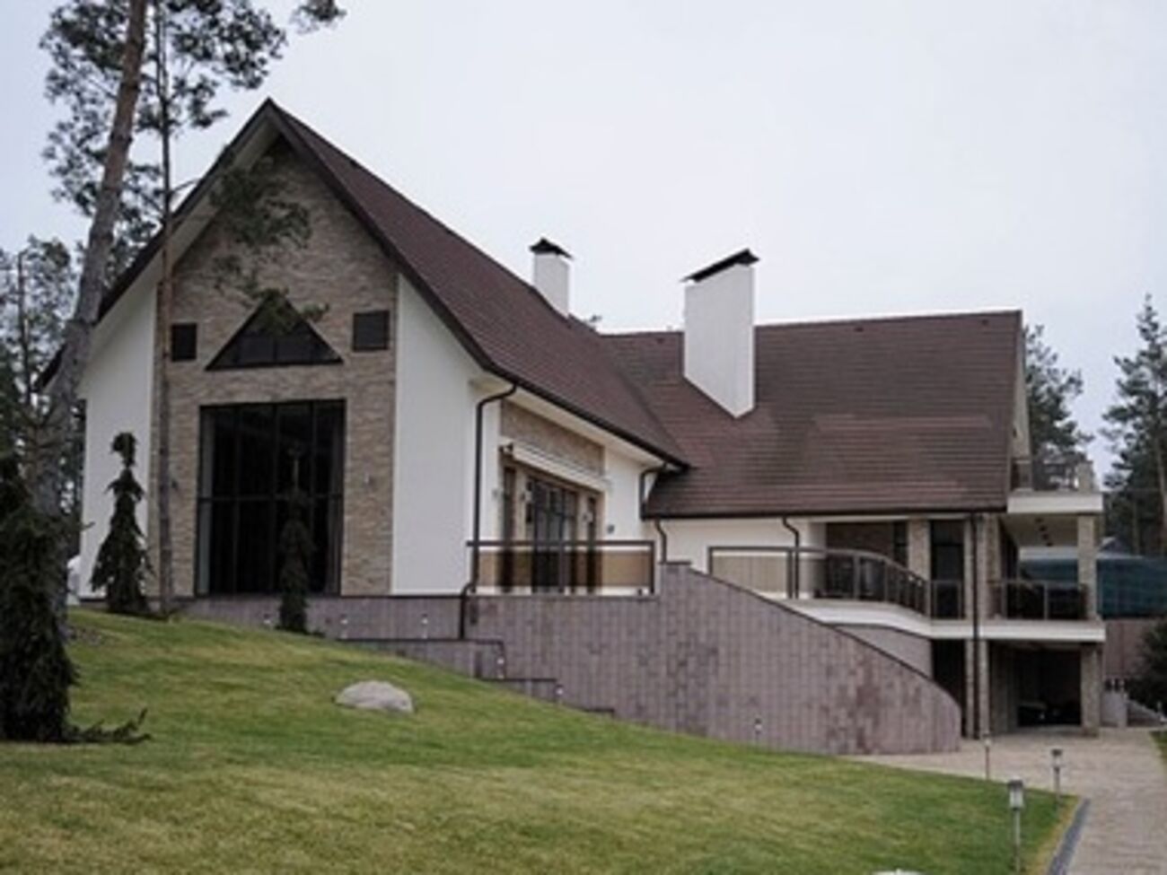 Журналисты наведались в резиденцию Захарченко. Фоторепортаж