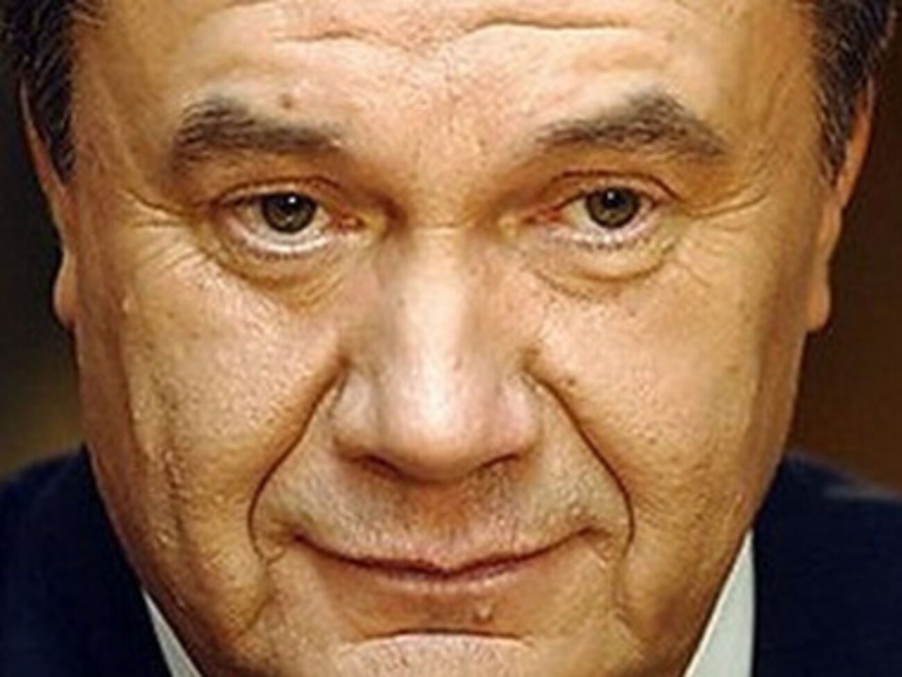 Янукович, по словам источника, планирует спрятаться в Индонезии