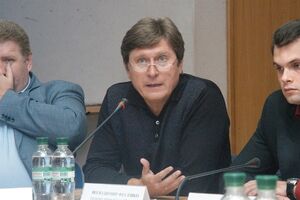 Фесенко: Криминал чистит дома богачей под видом бойцов Самообороны
