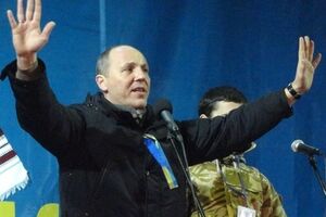 Андрей Парубий на сцене Майдана