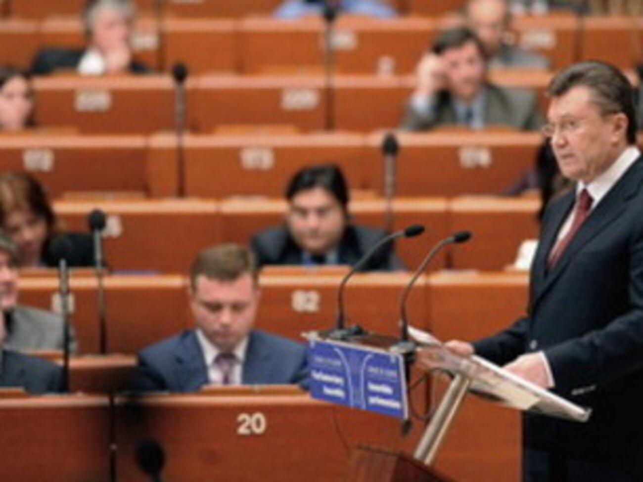 Европарламент завтра рассмотрит резолюцию по Украине