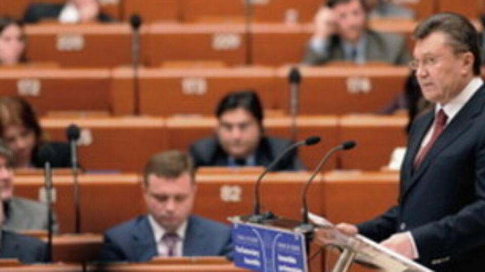 Европарламент завтра рассмотрит резолюцию по Украине