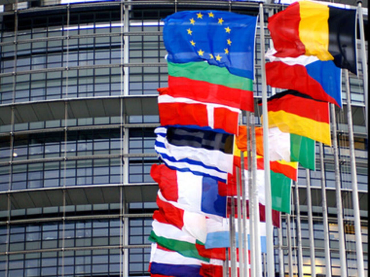 Европарламент призвал Еврокомиссию&nbsp;упростить визовый режим для украинцев