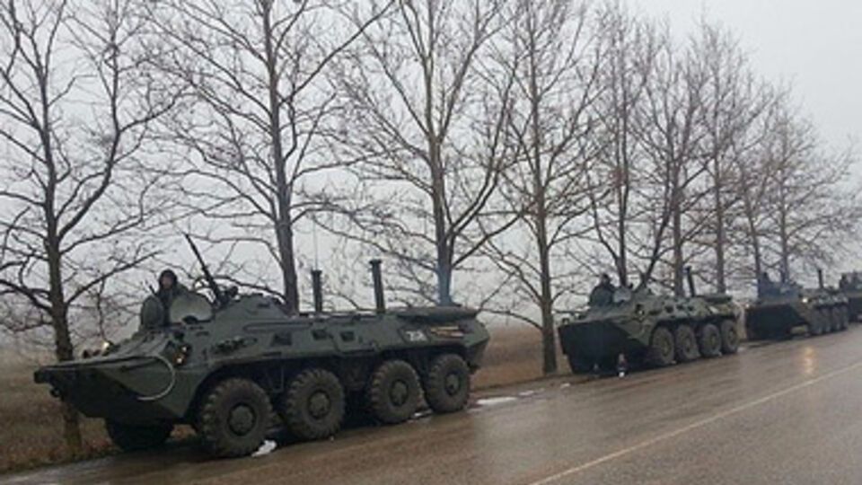Российские бронетранспортеры в Крыму