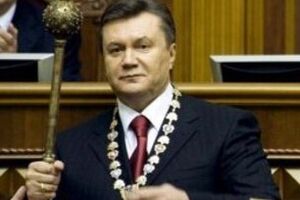 На рукавах некоторых --- флаги РФ