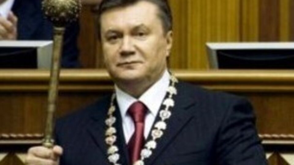 На рукавах некоторых --- флаги РФ