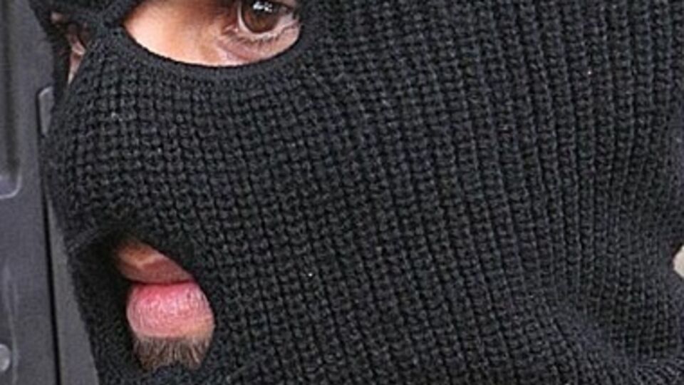 Неизвестные говорили на украинском