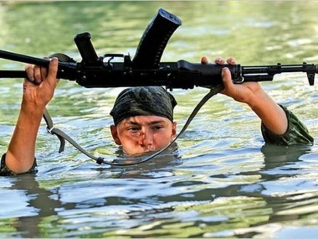 Российских десантников призывают "отдохнуть" в Крыму