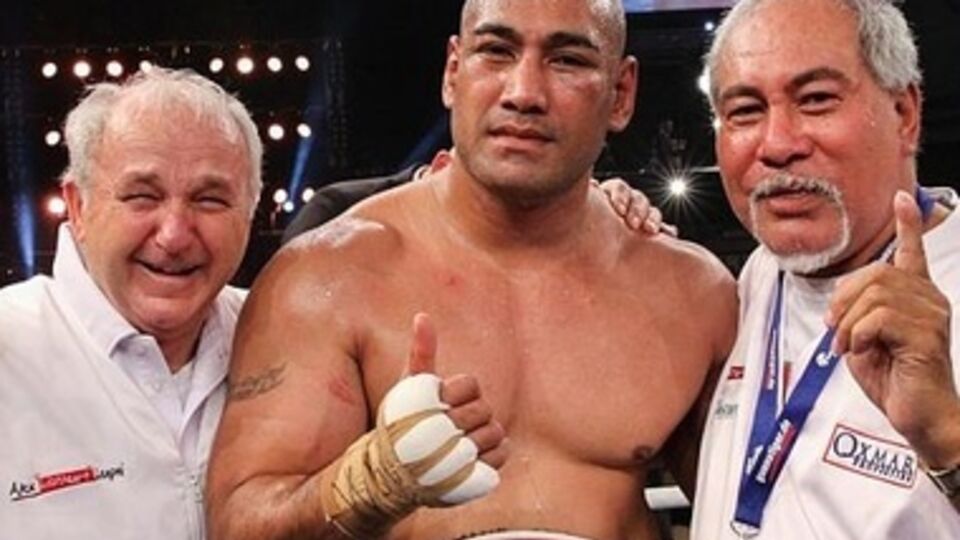 Соперник Владимира Кличко, австралиец Алекс Леапаи