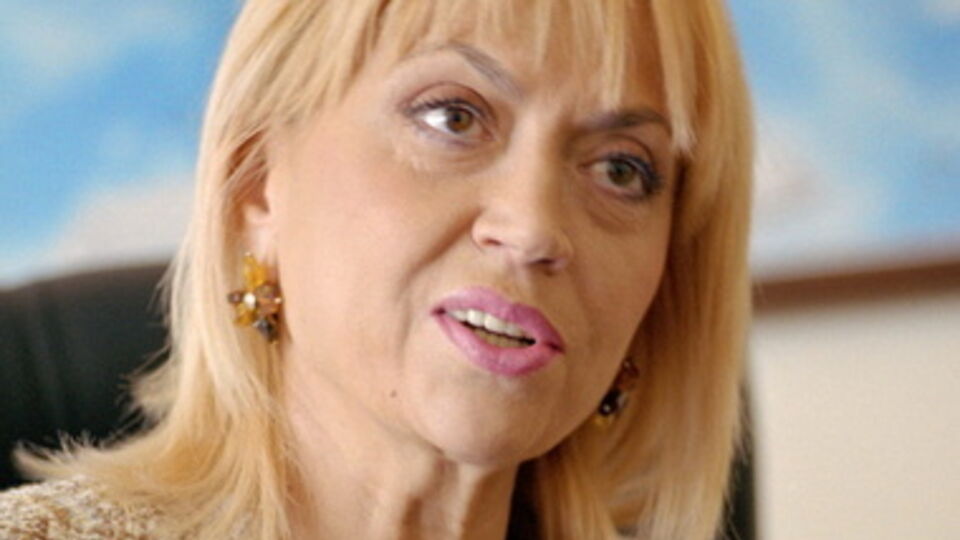 Оппозиция требует вернуть Конституцию-2004