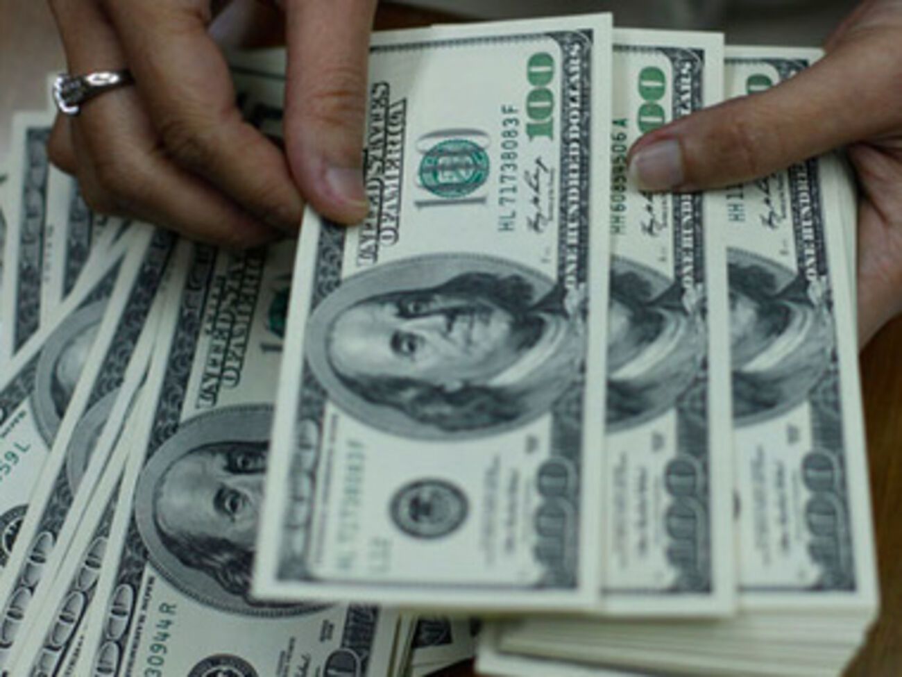 Доллар поднялся до 8,74