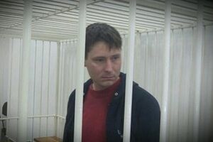 Один из задержанных --- художник Андрей Стогов