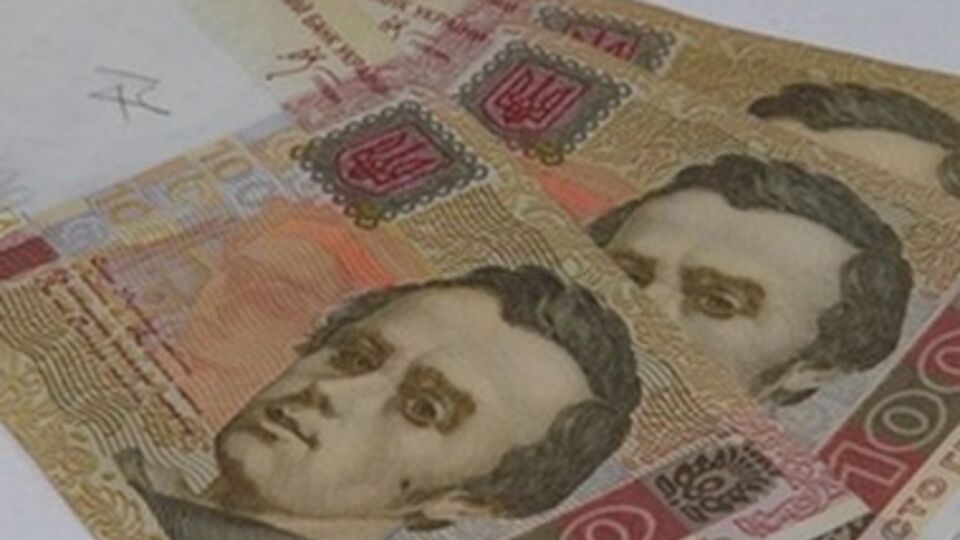 Курс гривны продолжает падать