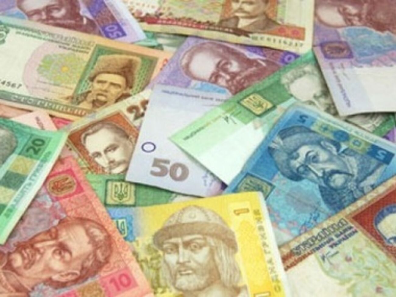 Нацбанк сбил курс доллара