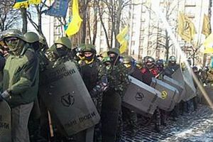 Народная самооборона, пикетировавшая Раду, вернулась на Майдан
