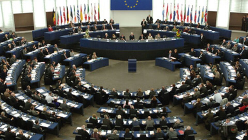 Европарламент принял жесткую резолюцию по Украине