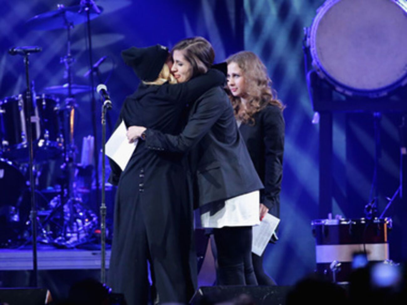 Девушки после выхода на свободу пообещали заняться правозащитной деятельностью и отправились за границу для обмена опытом