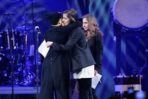 Девушки после выхода на свободу пообещали заняться правозащитной деятельностью и отправились за границу для обмена опытом