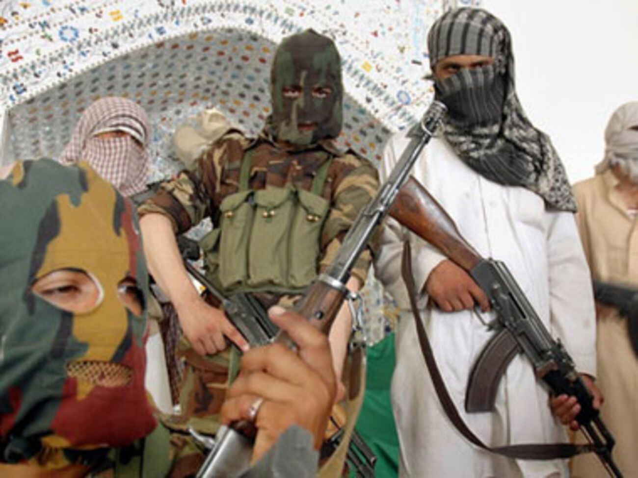 Первая встреча сторон прошла мирно