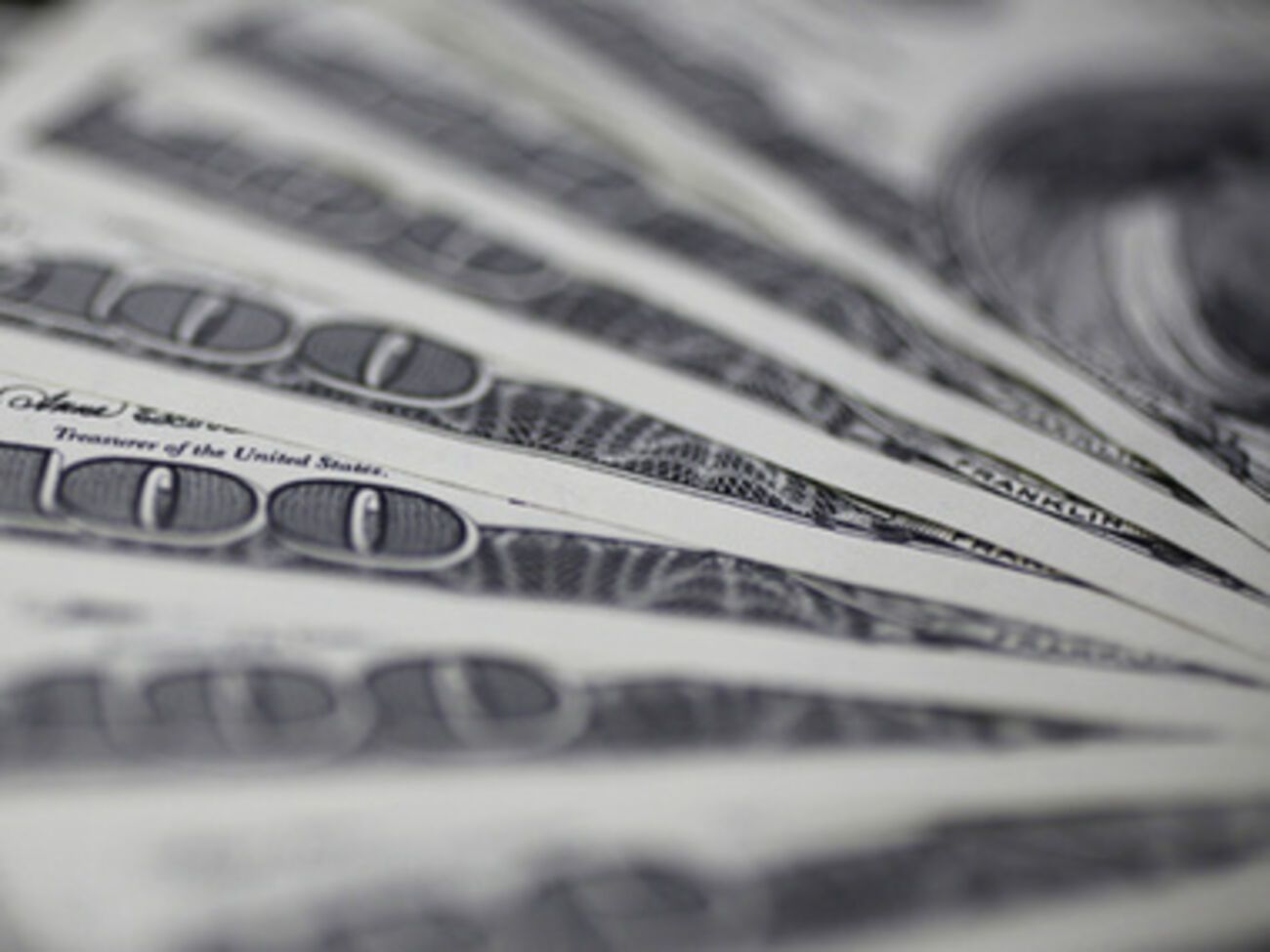 Гривна уступила