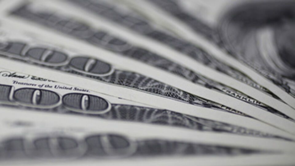 Гривна уступила