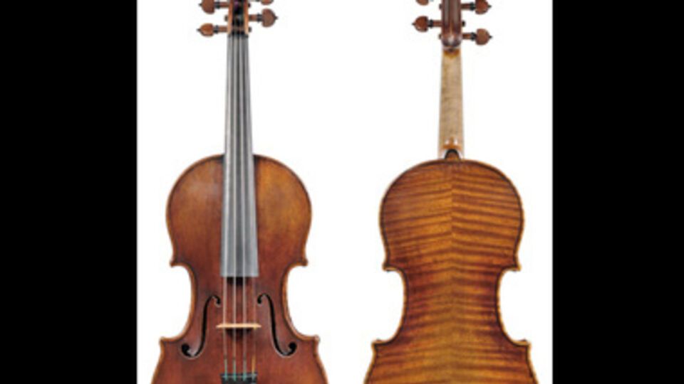 Скрипка принадлежит Френку Алмонду