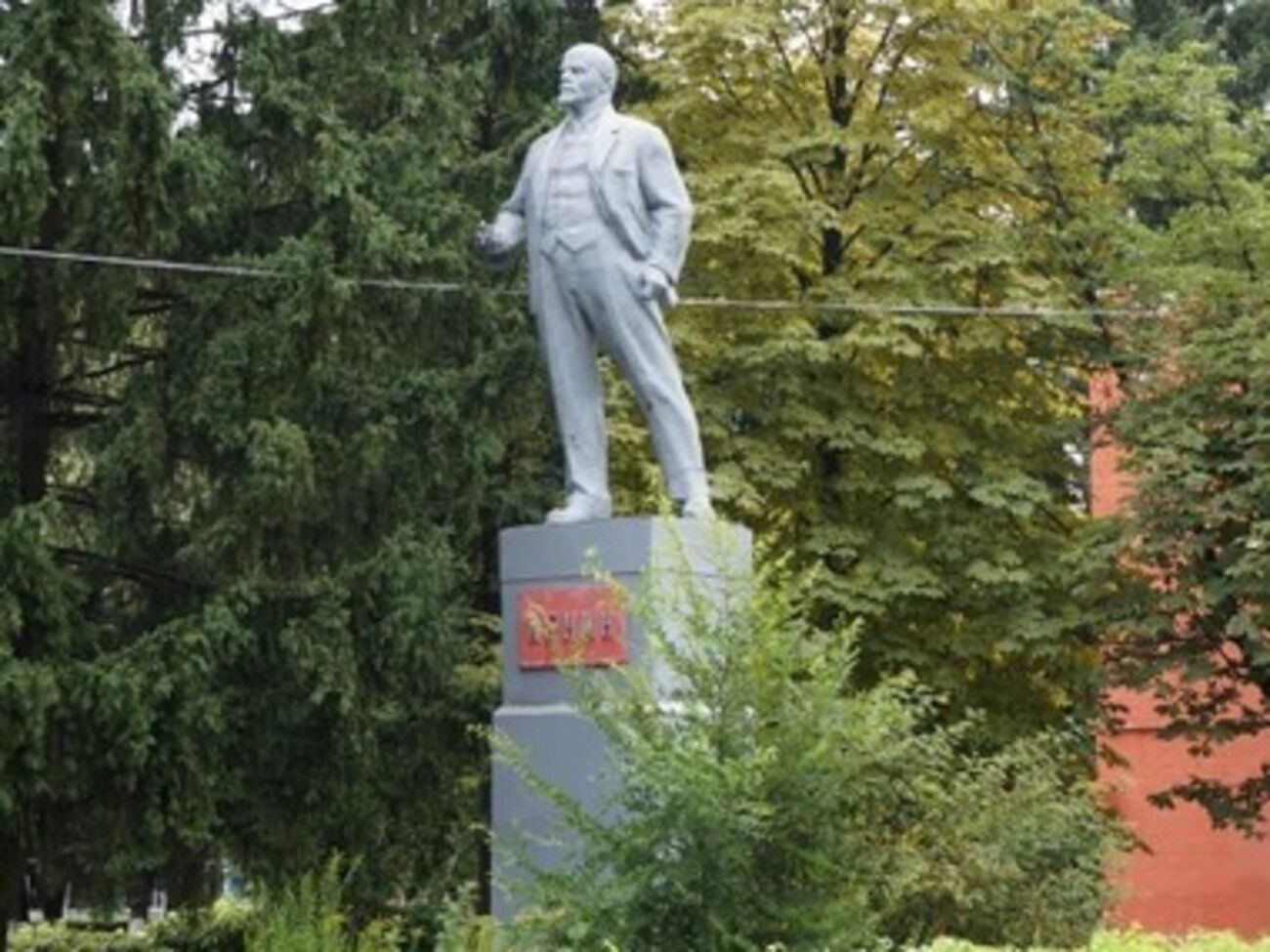 Памятник Ленину в Гребенке