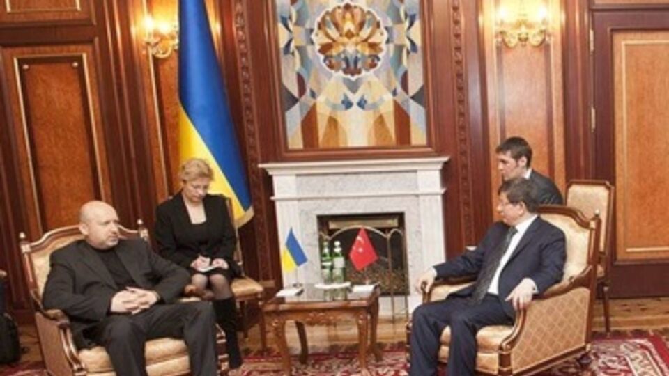 Встреча Турчинова с Давутоглу