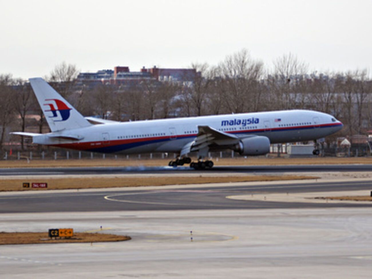 На самолете летели люди с краденными паспортами