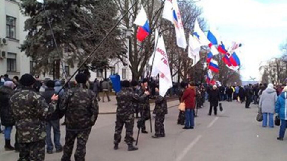 В Луганске освободили здание телекомпании "ИРТА" от пророссийских "титушек"