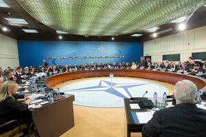 НАТО внимательно следит за происходящим в Украине