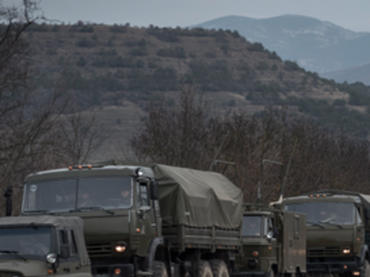 80 российских грузовиков направляются на север Крыма, 85 – на Симферополь