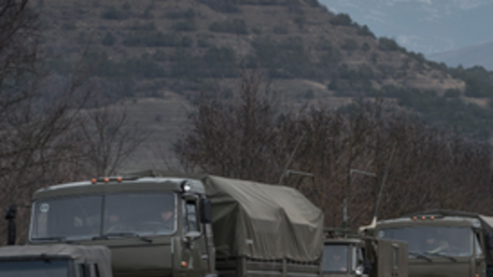 80 российских грузовиков направляются на север Крыма, 85 – на Симферополь