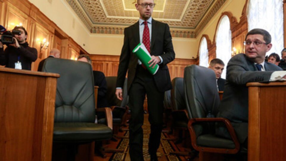 Яценюк: Пятый день не удается связаться с руководством РФ