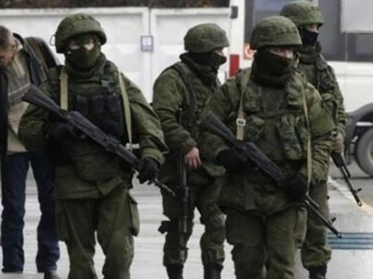 Среди нападающих предположительно были российские солдаты