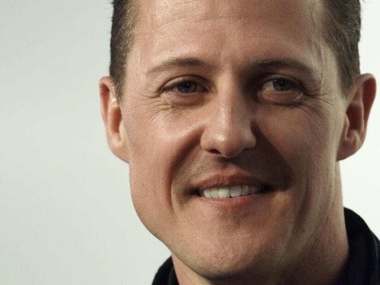 Михаэль Шумахер получил тяжелую черепно-мозговую травму во время катания на лыжах в Альпах