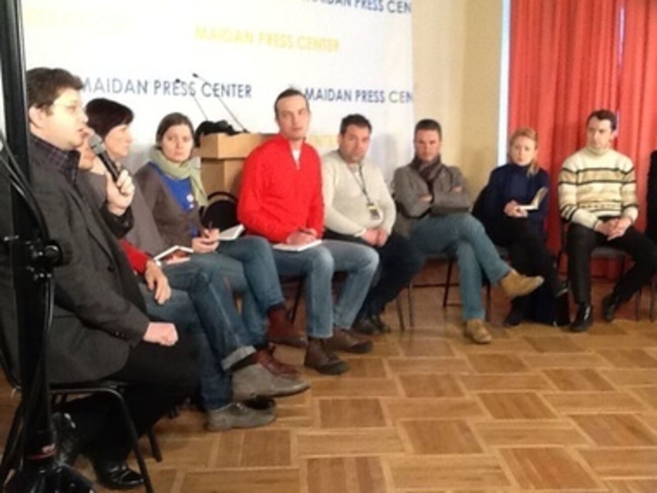 Ранее в&nbsp;пресс-центре Майдана прошло публичное обсуждение возможных законотворческих инициатив о люстрации.