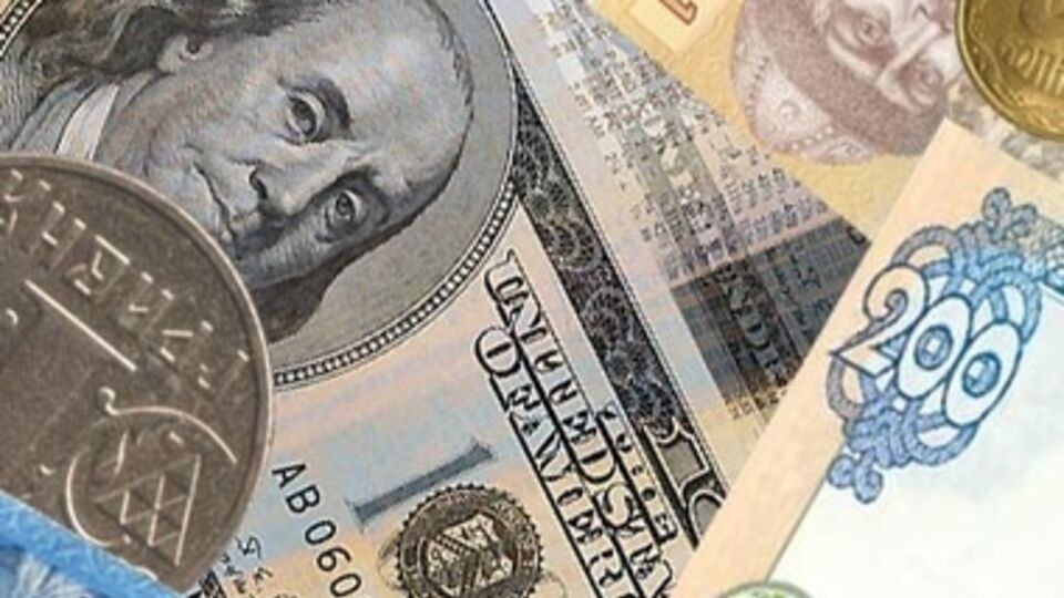 Гривна начала уступать доллару
